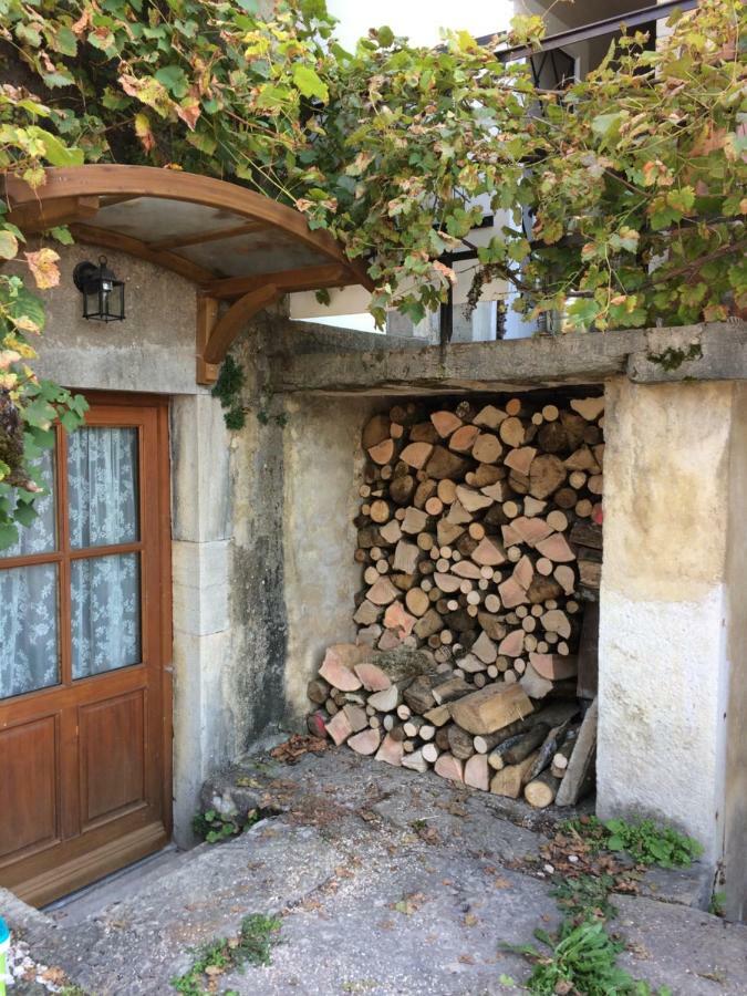 Gîte Chambre de la Tante Camille - Les Filles Tresy Passenans Extérieur photo